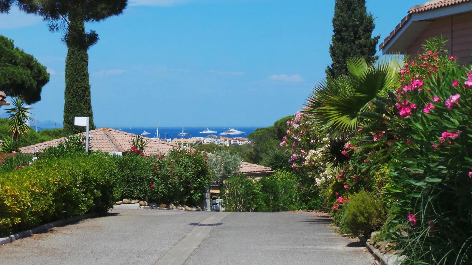 Holiday home La Maison D Oliver Gassin