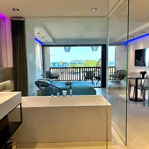 Appartement Neuf Climatisé - Vue Saint-tropez - 50m Et Port - Piscine